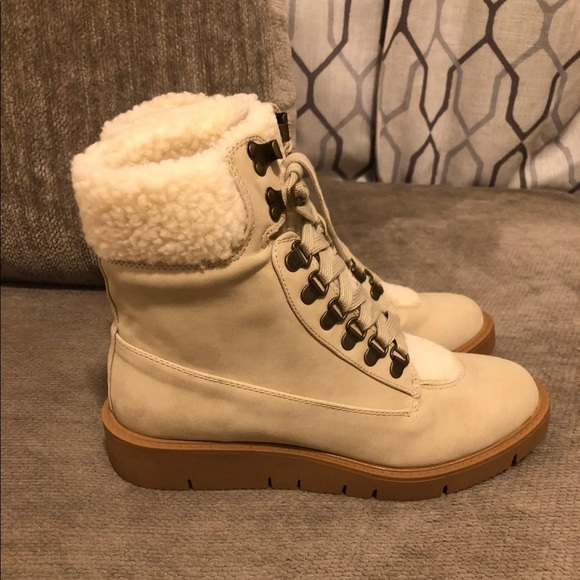 Boots ✨ - Picture 6 of 8